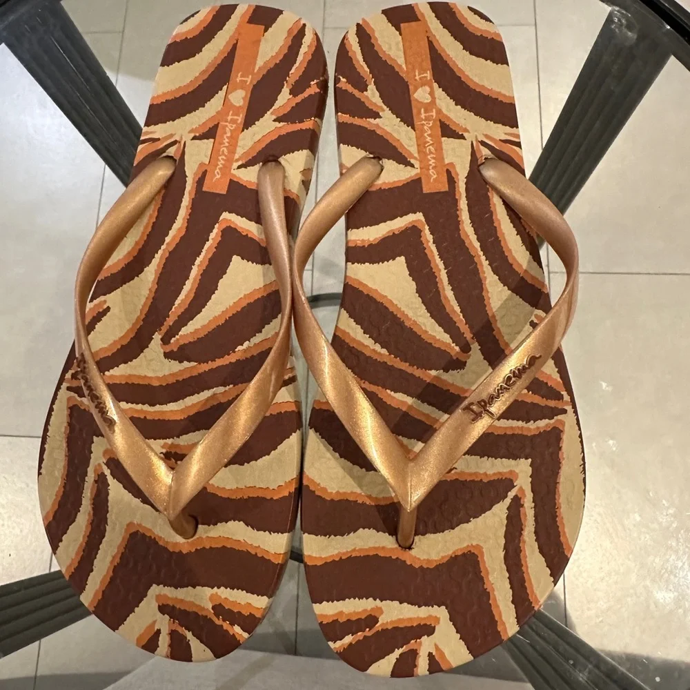 Ipanema Flip Flops - Picture 1 of 2